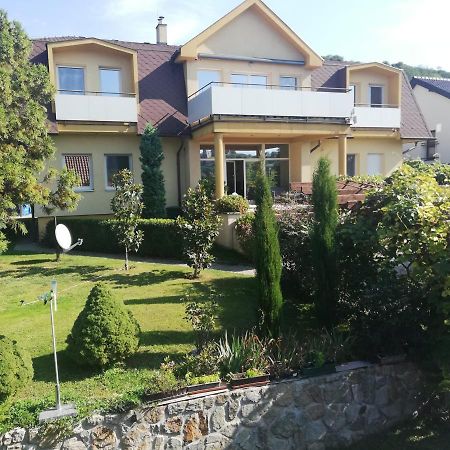 Rezident Consult S.R.O. Hotel Братислава Екстериор снимка