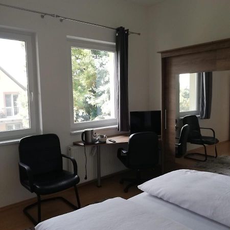 Rezident Consult S.R.O. Hotel Братислава Екстериор снимка
