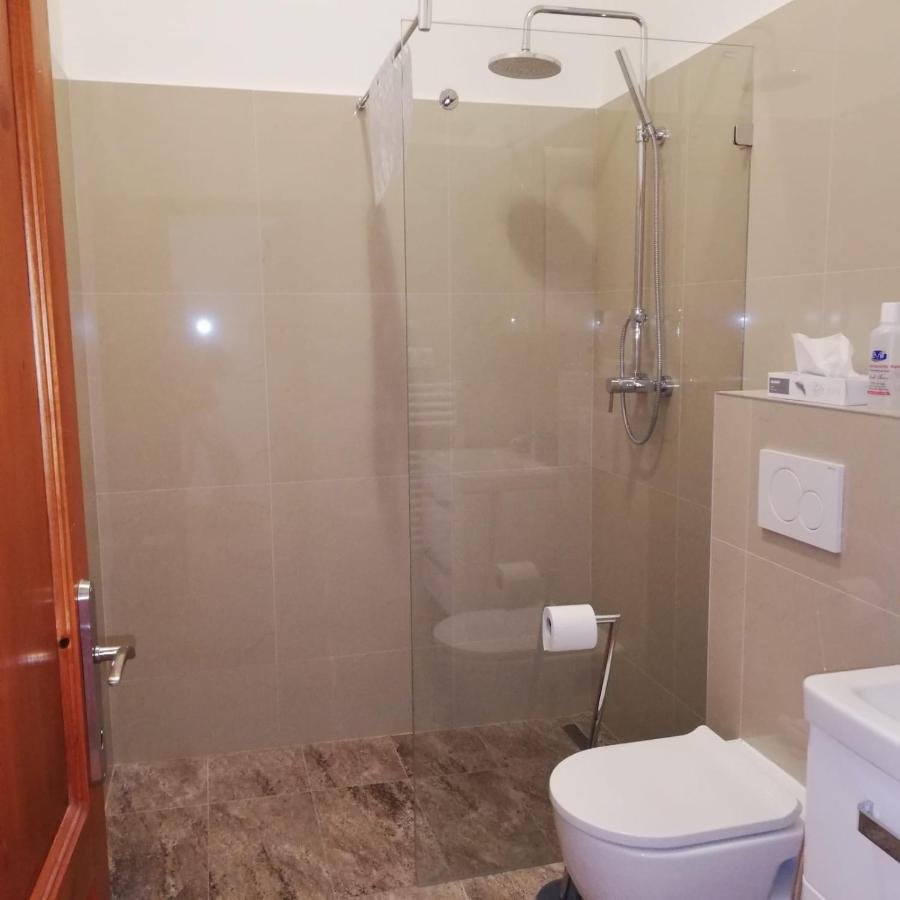 Rezident Consult S.R.O. Hotel Братислава Екстериор снимка