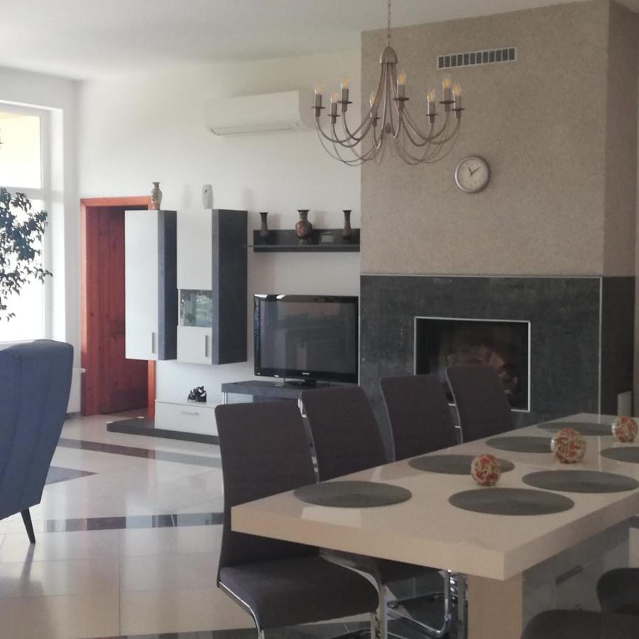 Rezident Consult S.R.O. Hotel Братислава Екстериор снимка