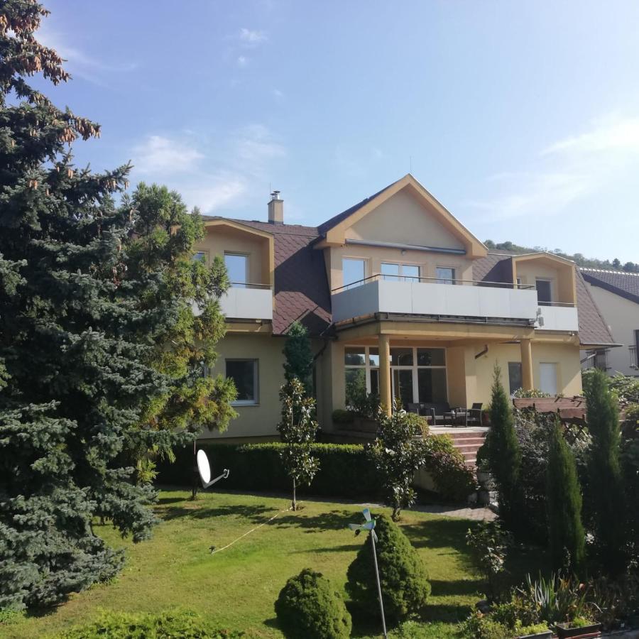 Rezident Consult S.R.O. Hotel Братислава Екстериор снимка